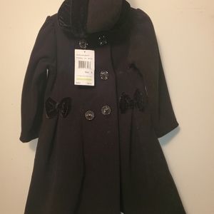 Girl pee coat with hat.Brand name Goodlad.